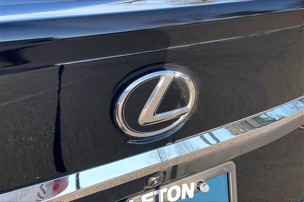 2025 Lexus ES 300h Luxury