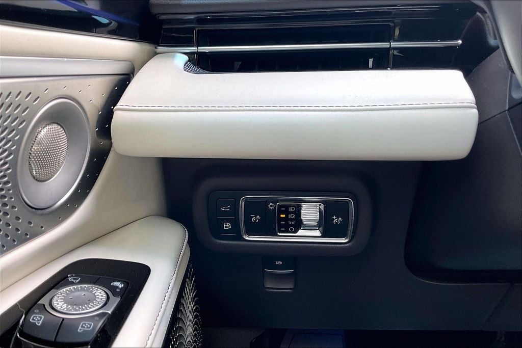 2024 Lincoln Nautilus Black Label