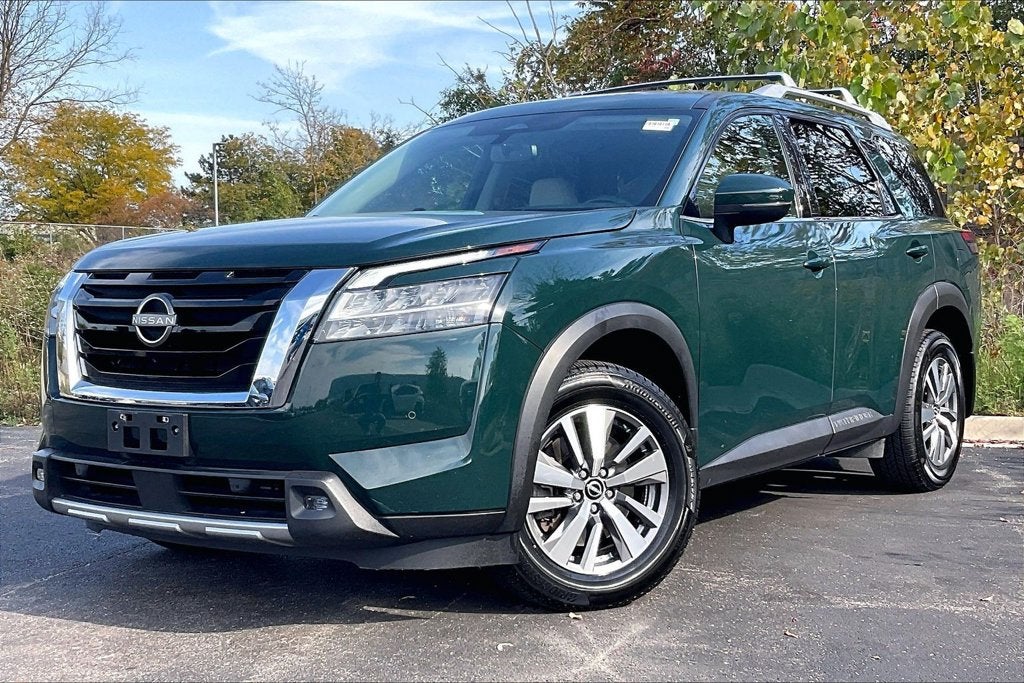 2022 Nissan Pathfinder SL