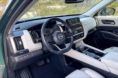 2022 Nissan Pathfinder SL