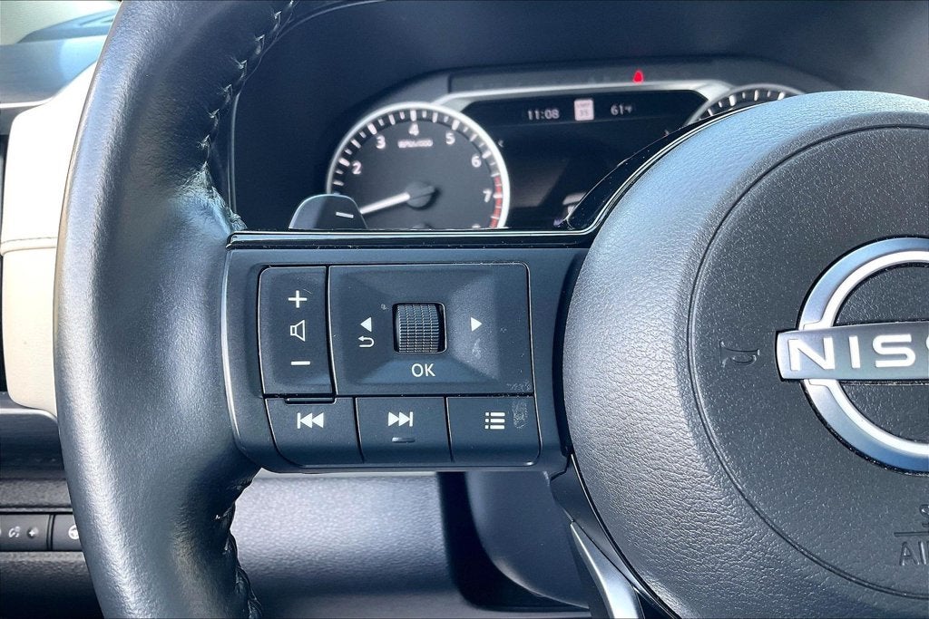 2022 Nissan Pathfinder SL