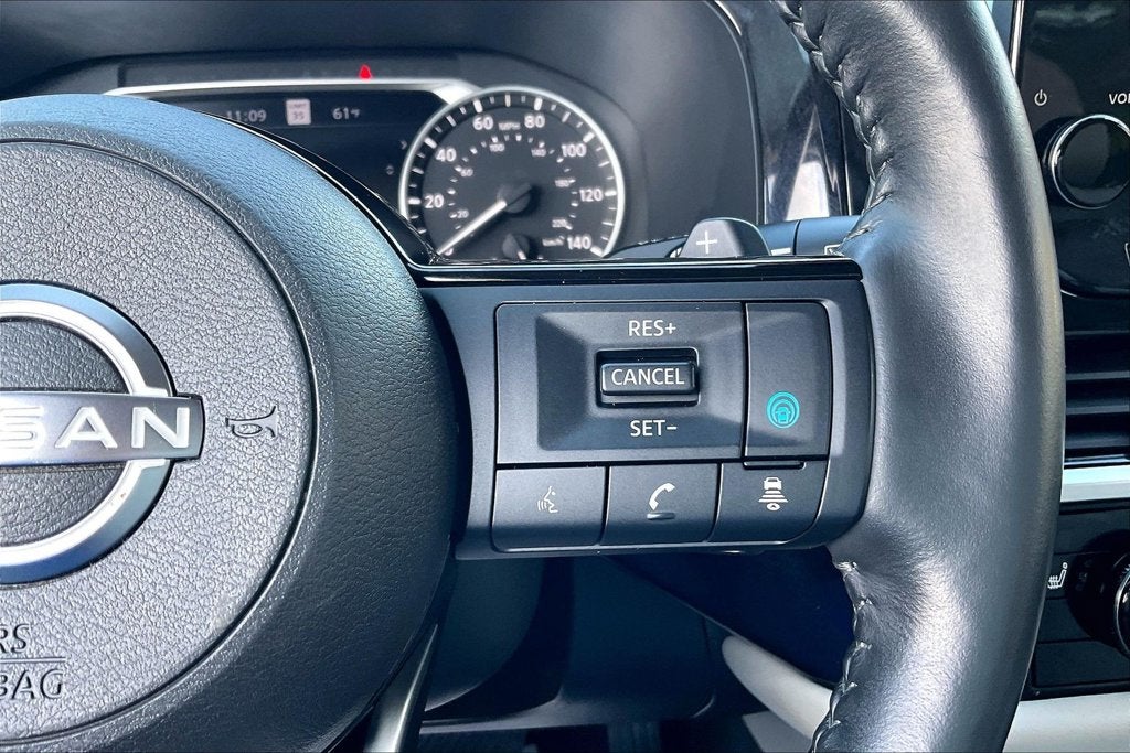2022 Nissan Pathfinder SL
