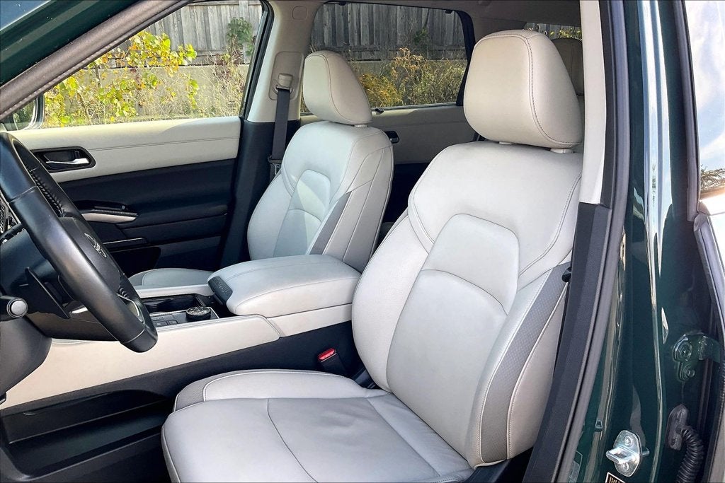 2022 Nissan Pathfinder SL