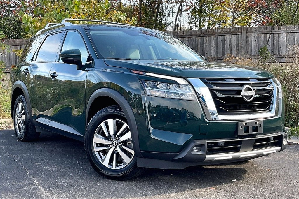2022 Nissan Pathfinder SL