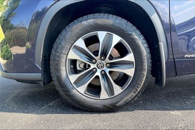 2020 Toyota Highlander Hybrid XLE