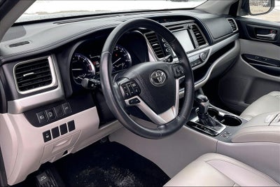 2019 Toyota Highlander SE