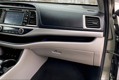 2019 Toyota Highlander SE