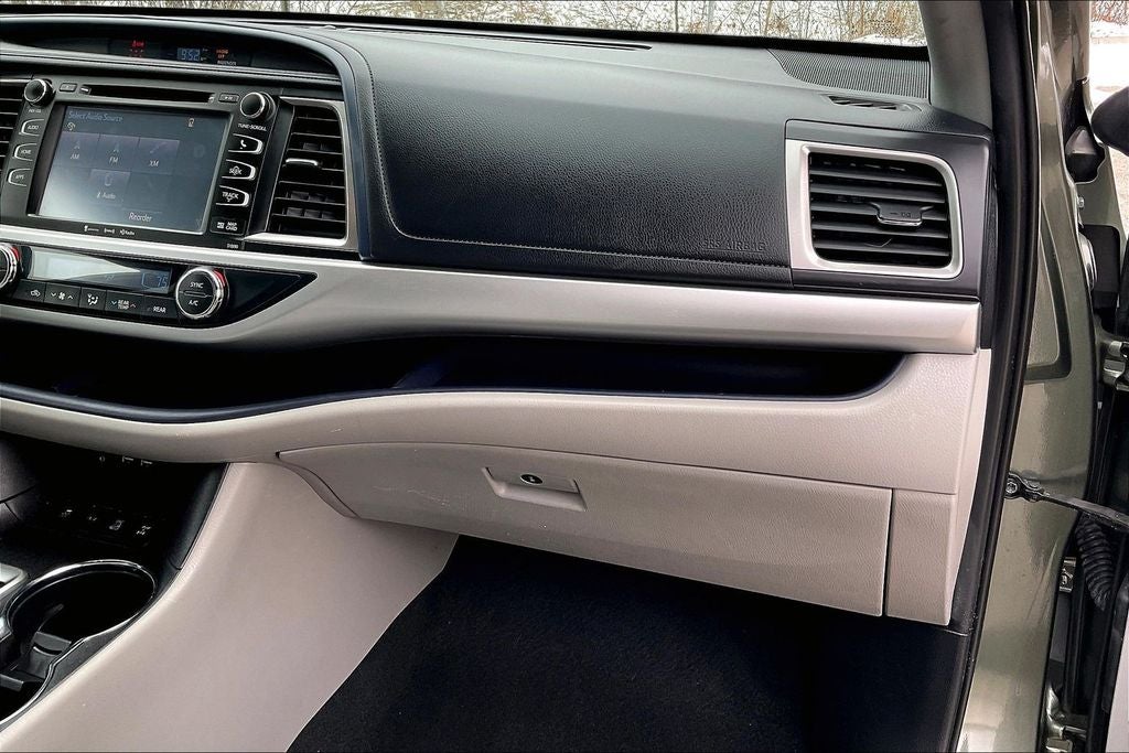 2019 Toyota Highlander SE