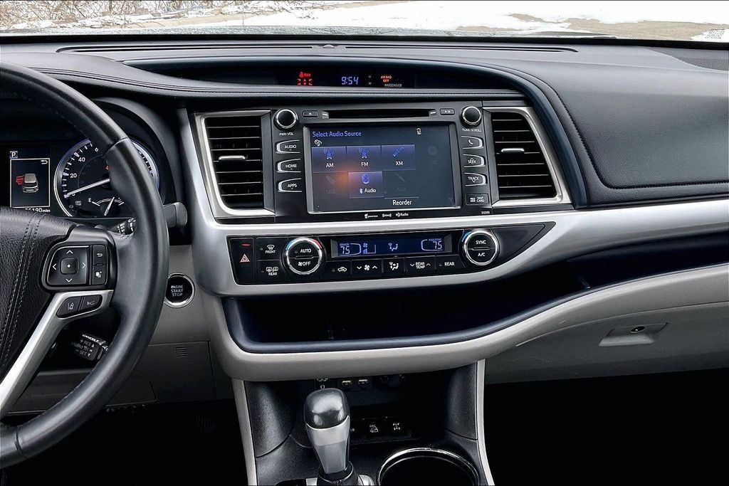 2019 Toyota Highlander SE