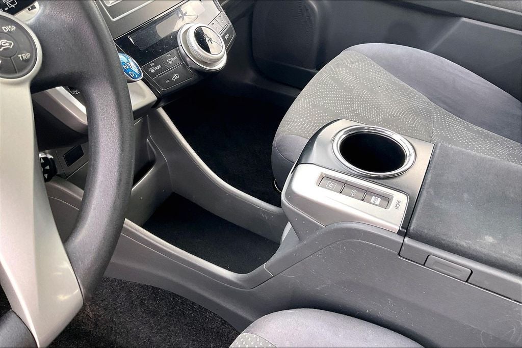 2014 Toyota Prius v Two