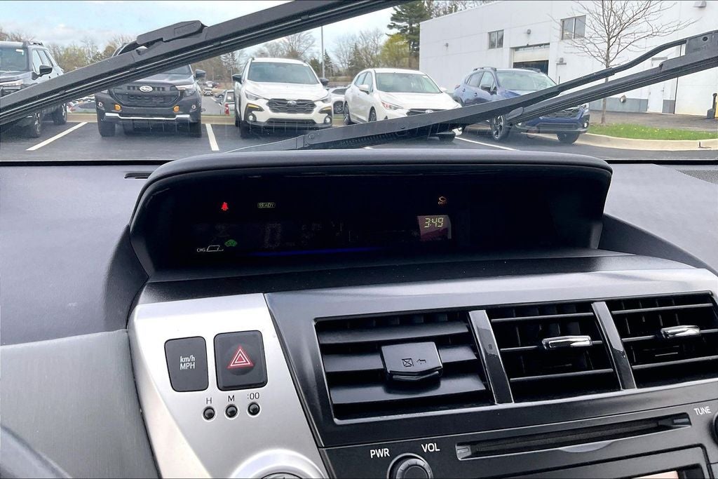 2014 Toyota Prius v Two