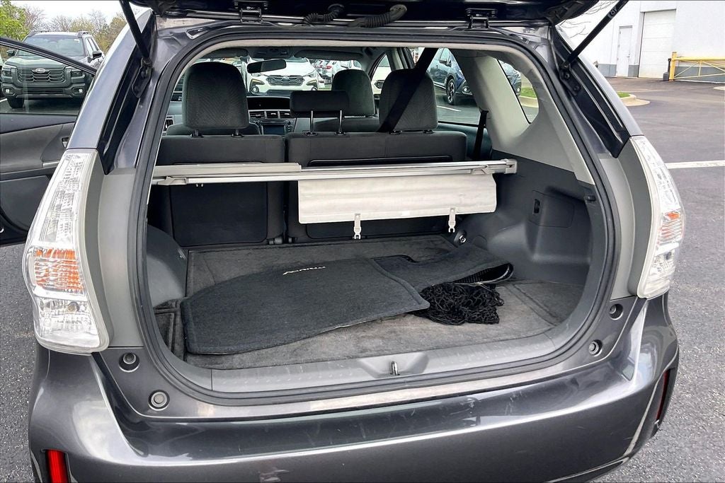 2014 Toyota Prius v Two