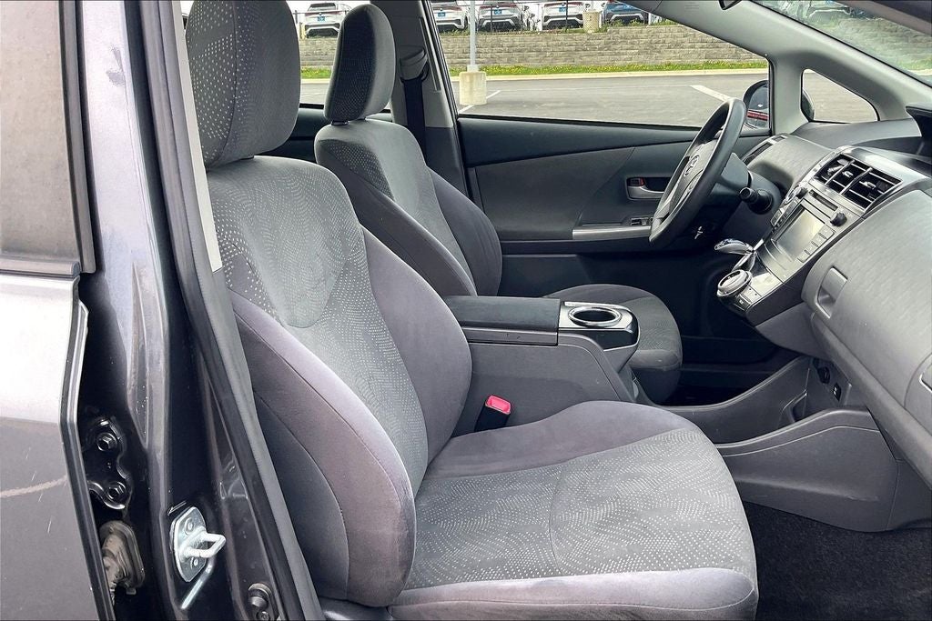 2014 Toyota Prius v Two