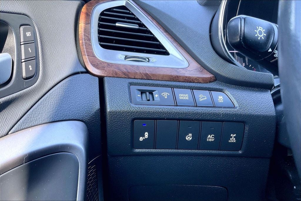 2017 Hyundai Santa Fe Limited Ultimate