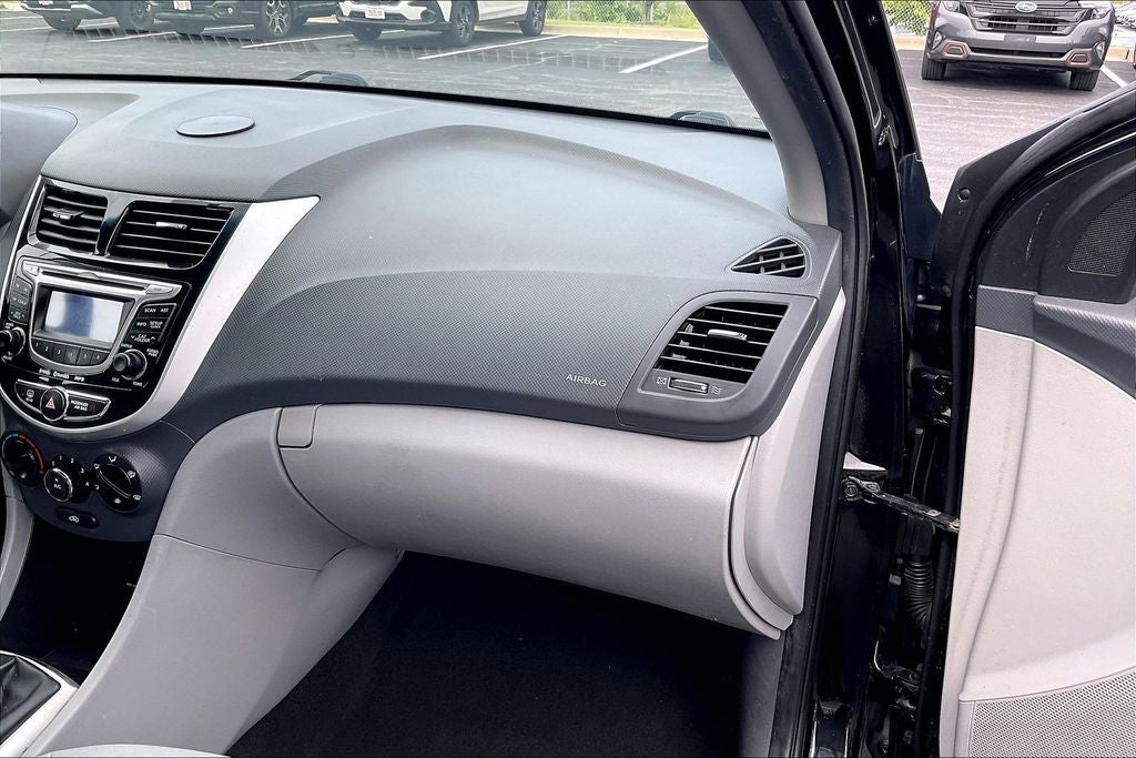 2013 Hyundai Accent SE