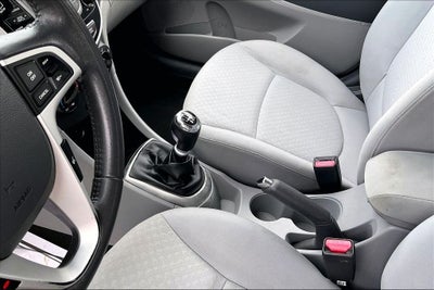 2013 Hyundai Accent SE