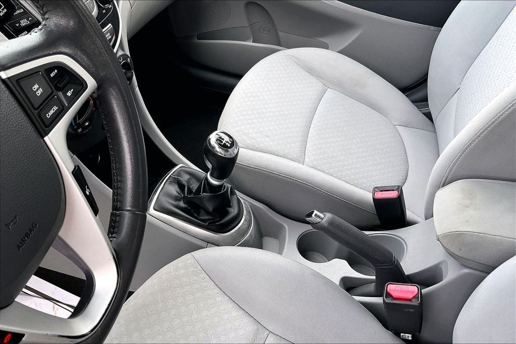 2013 Hyundai Accent SE