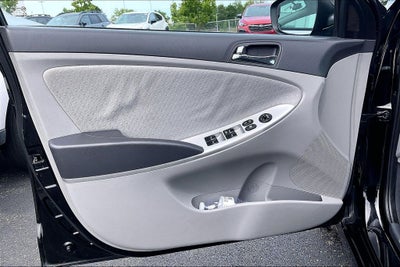 2013 Hyundai Accent SE