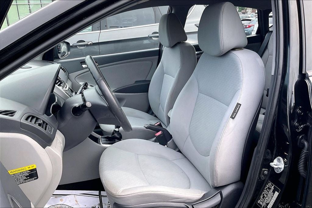 2013 Hyundai Accent SE