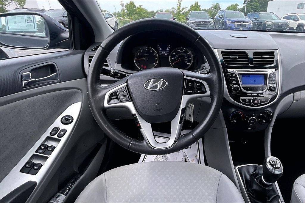 2013 Hyundai Accent SE