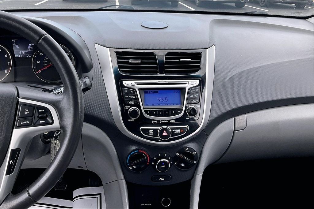 2013 Hyundai Accent SE