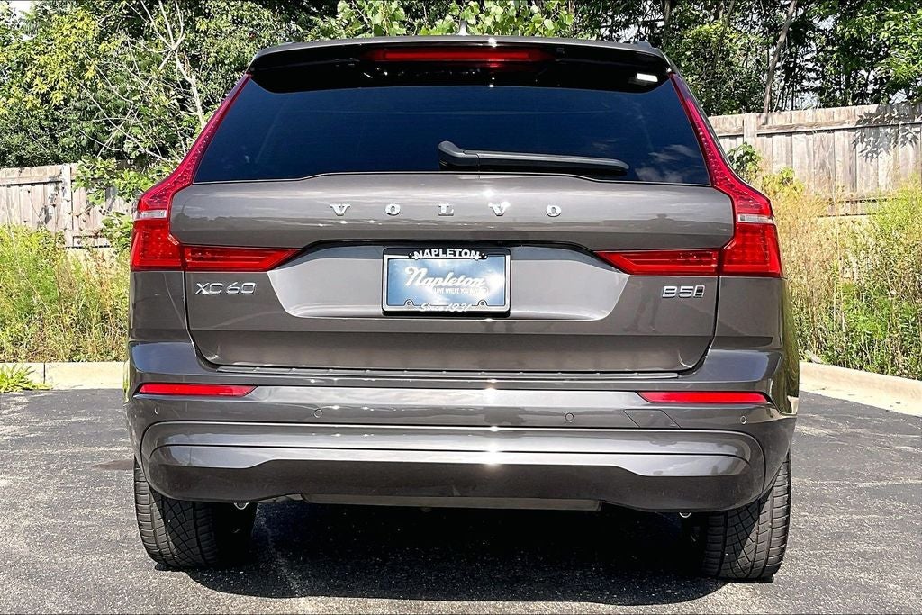 2022 Volvo XC60 B5 Momentum