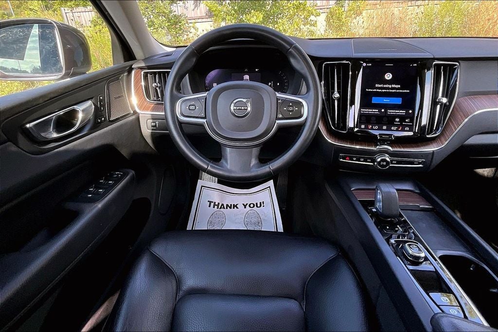 2022 Volvo XC60 B5 Momentum