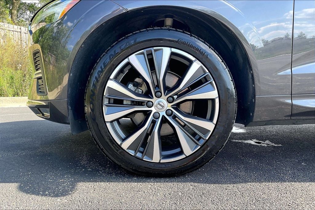 2022 Volvo XC60 B5 Momentum
