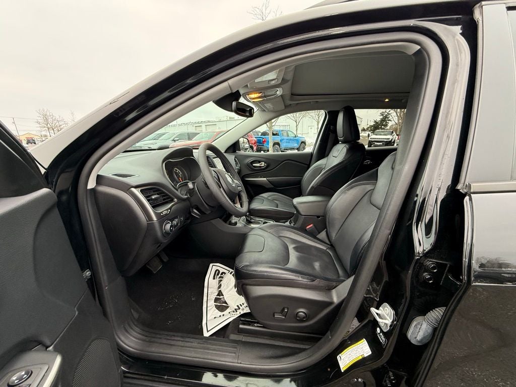 2022 Jeep Cherokee Latitude Lux