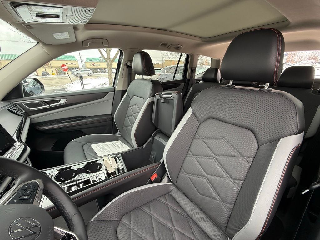 2024 Volkswagen Atlas 2.0T Peak Edition SE w/Technology