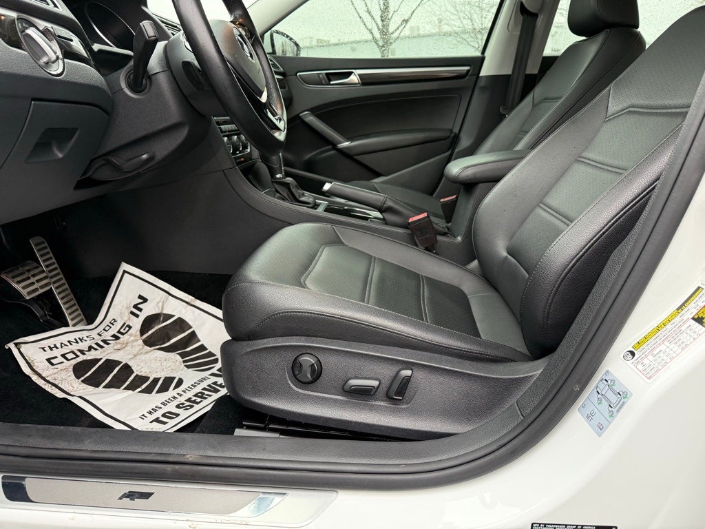 2019 Volkswagen Passat 2.0T SE R-Line