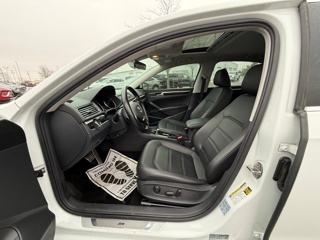 2019 Volkswagen Passat 2.0T SE R-Line