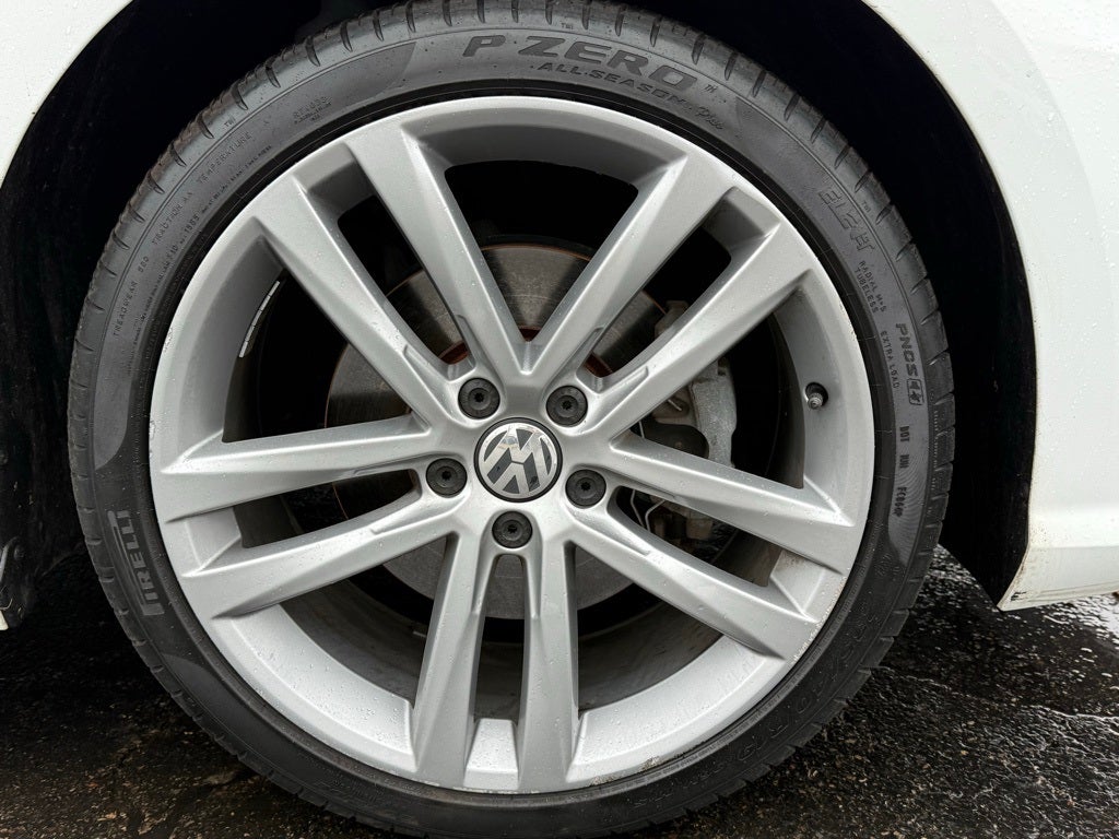 2019 Volkswagen Passat 2.0T SE R-Line