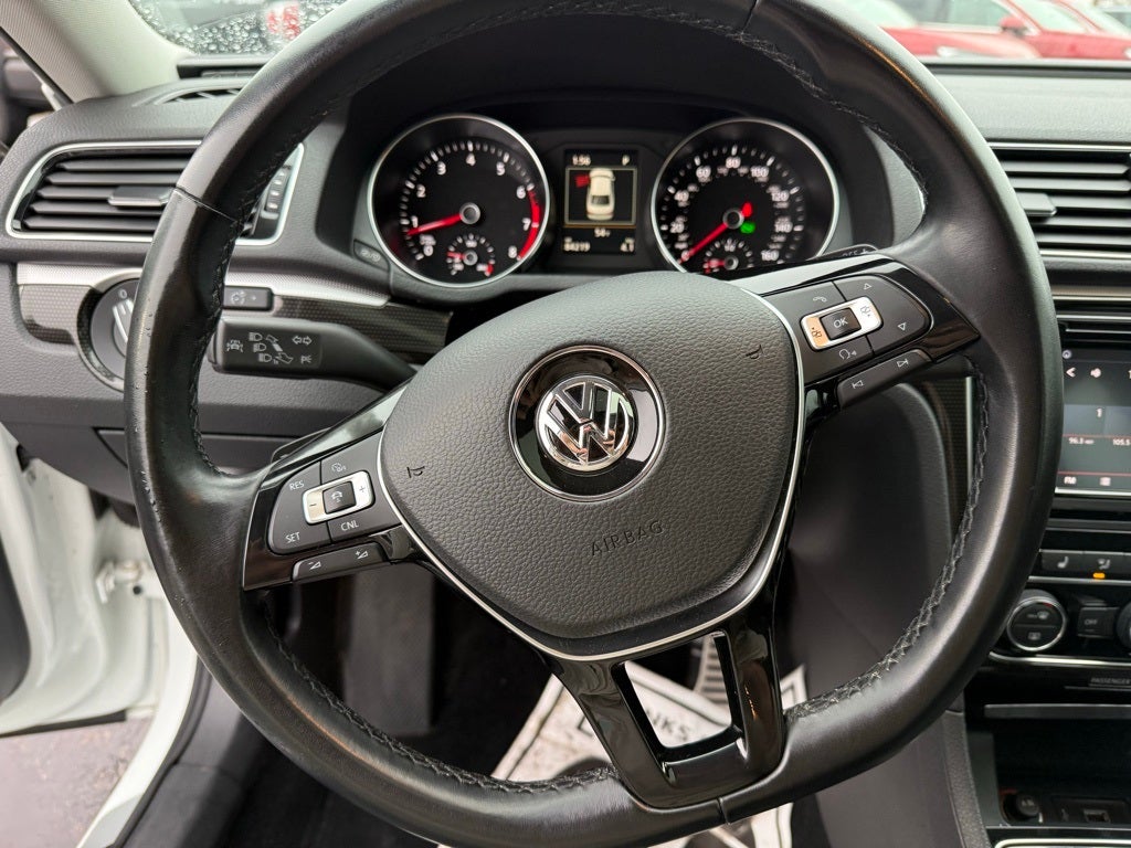 2019 Volkswagen Passat 2.0T SE R-Line