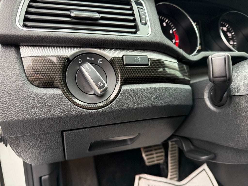 2019 Volkswagen Passat 2.0T SE R-Line