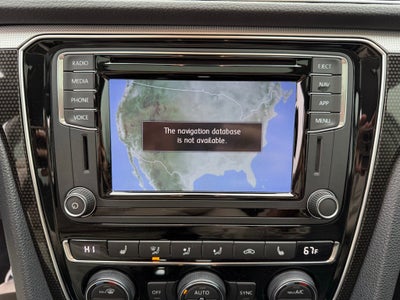 2019 Volkswagen Passat 2.0T SE R-Line