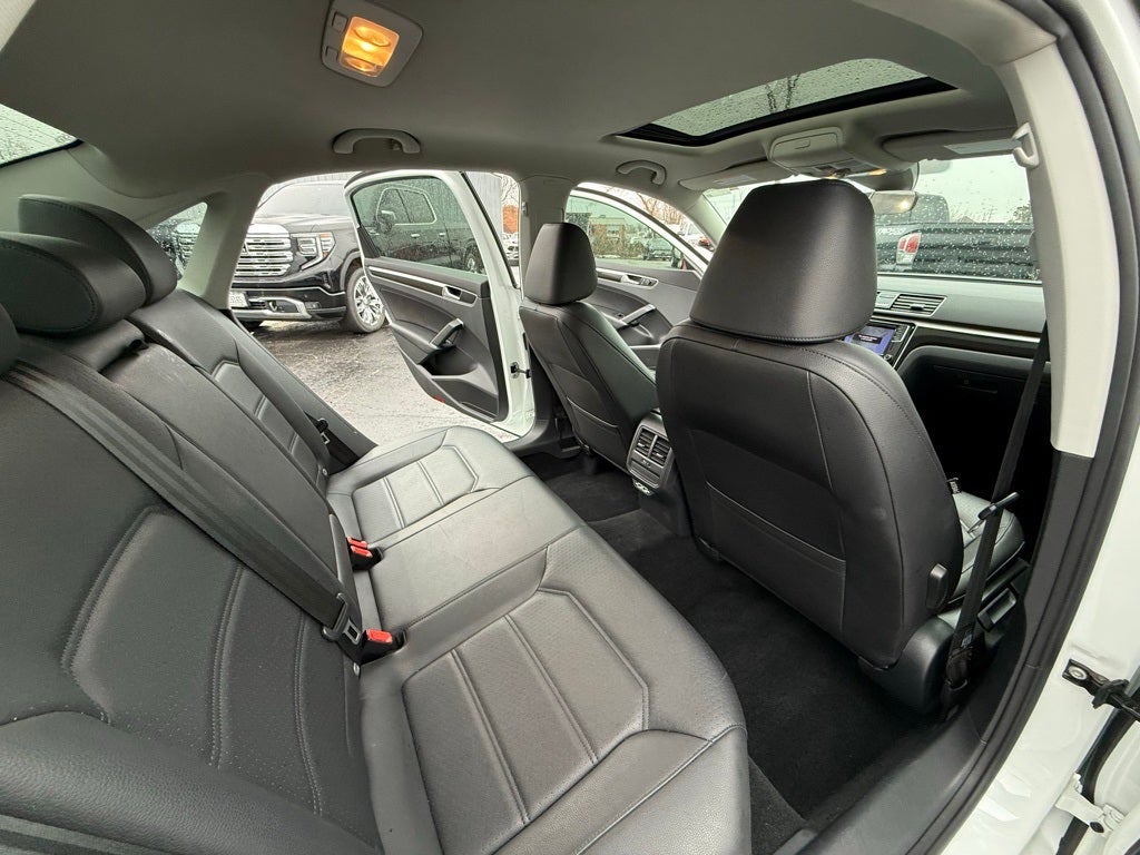 2019 Volkswagen Passat 2.0T SE R-Line