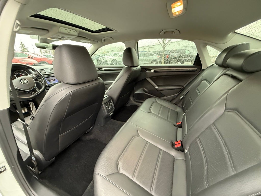 2019 Volkswagen Passat 2.0T SE R-Line