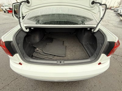 2019 Volkswagen Passat 2.0T SE R-Line