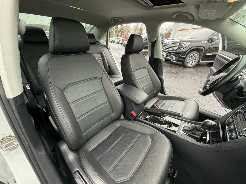 2019 Volkswagen Passat 2.0T SE R-Line