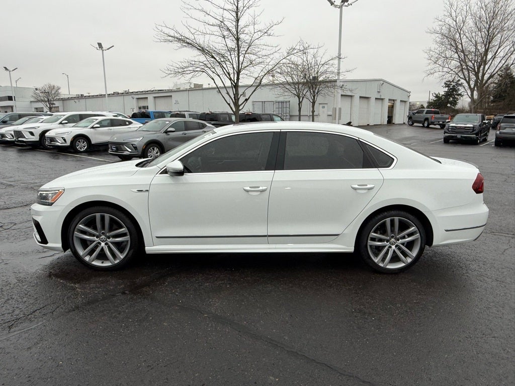 2019 Volkswagen Passat 2.0T SE R-Line