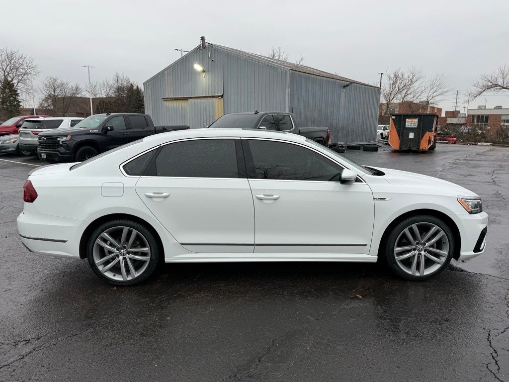 2019 Volkswagen Passat 2.0T SE R-Line