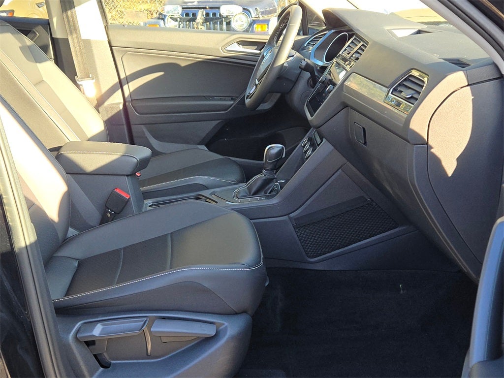 2021 Volkswagen Tiguan 2.0T SE R-Line Black