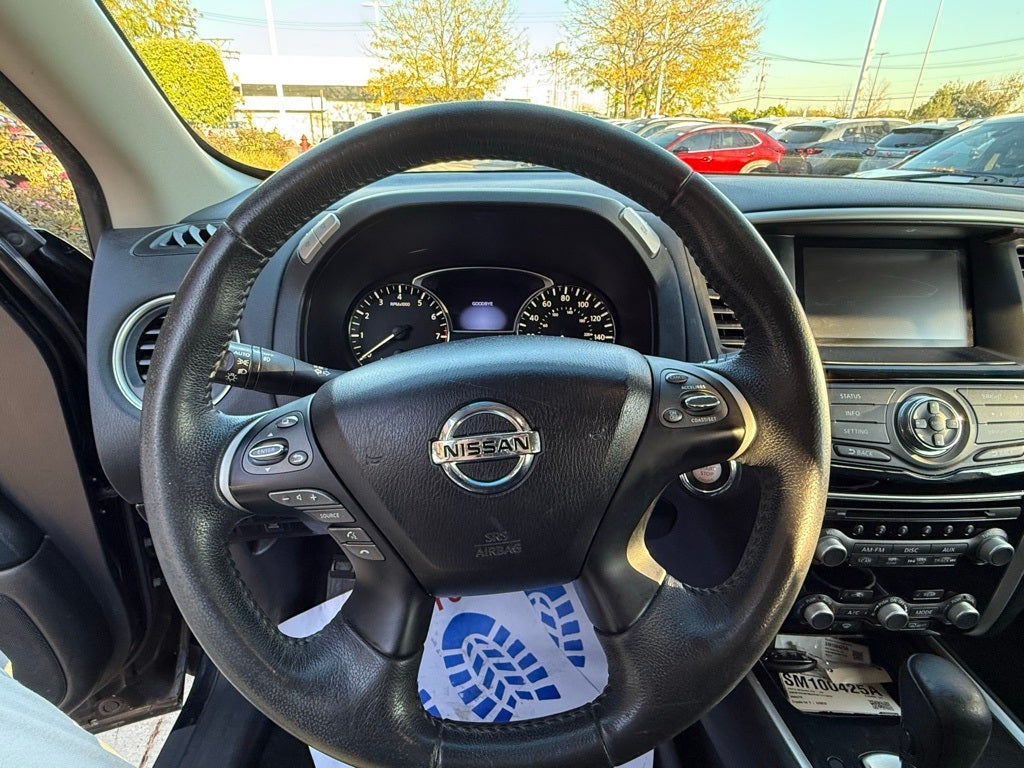 2016 Nissan Pathfinder SV