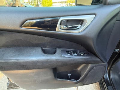 2016 Nissan Pathfinder SV