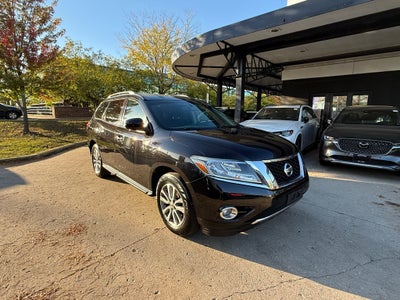 2016 Nissan Pathfinder SV