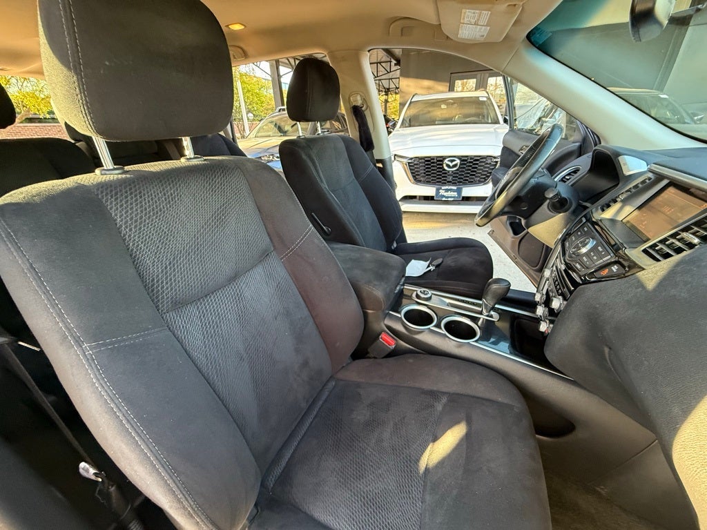 2016 Nissan Pathfinder SV