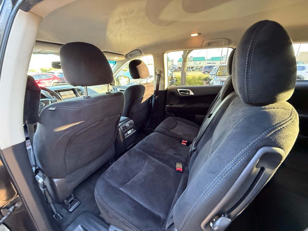 2016 Nissan Pathfinder SV