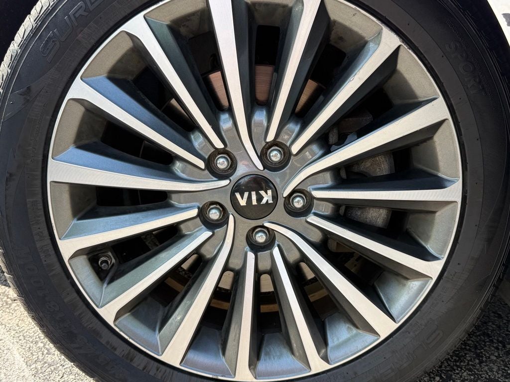 2017 Kia Cadenza Premium