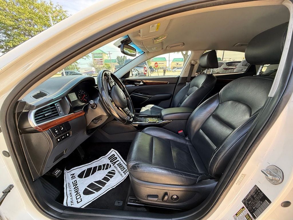 2017 Kia Cadenza Premium